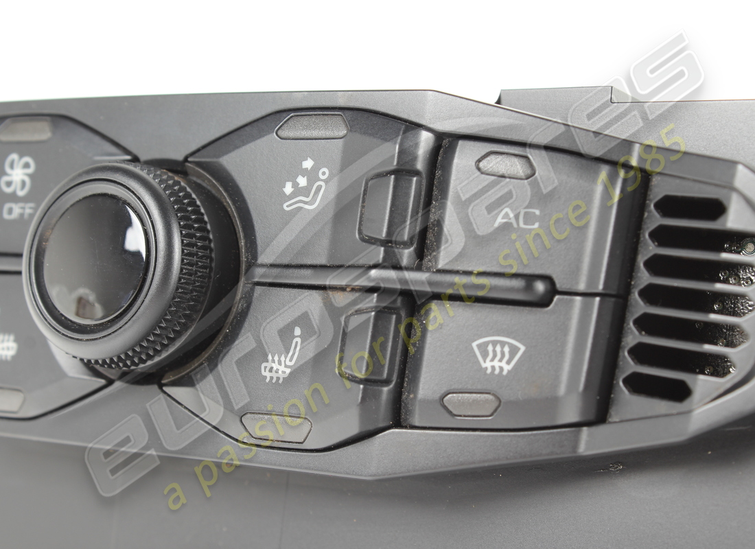 used lamborghini a/c control & display panel. part number 470820043g (3)