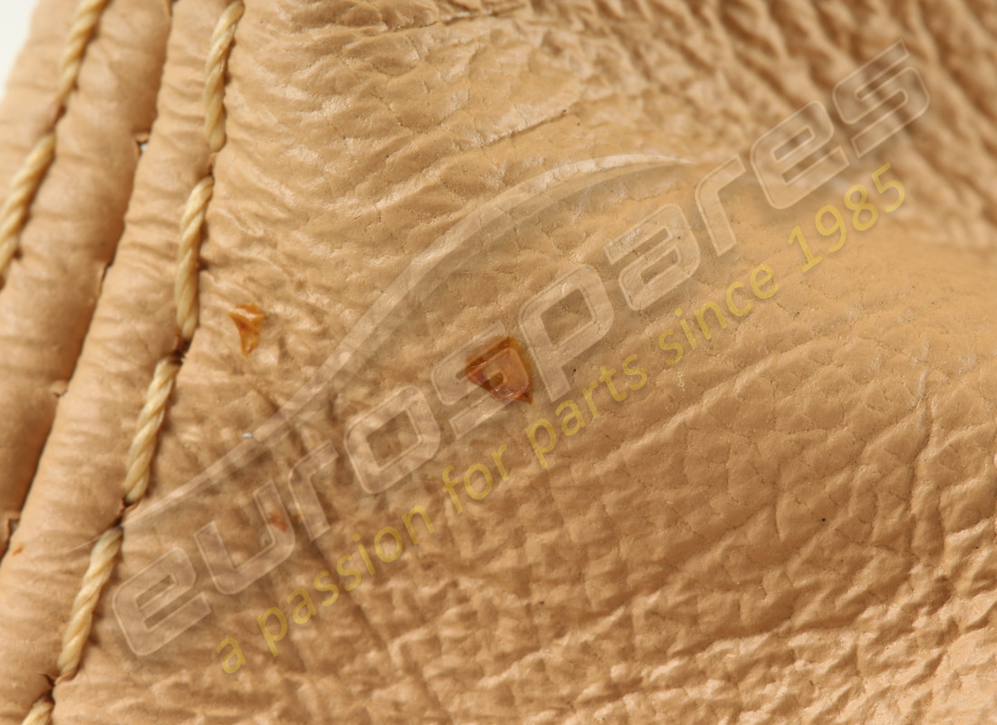 NEW (OTHER) MASERATI AUTOMATIC GEAR LEVER LEATHER SURROUND - LHD - BEIGE. PART NUMBER 981001301 (6) new (other) maserati automatic gear lever leather surround - lhd - beige. part number 981001301 (6)
