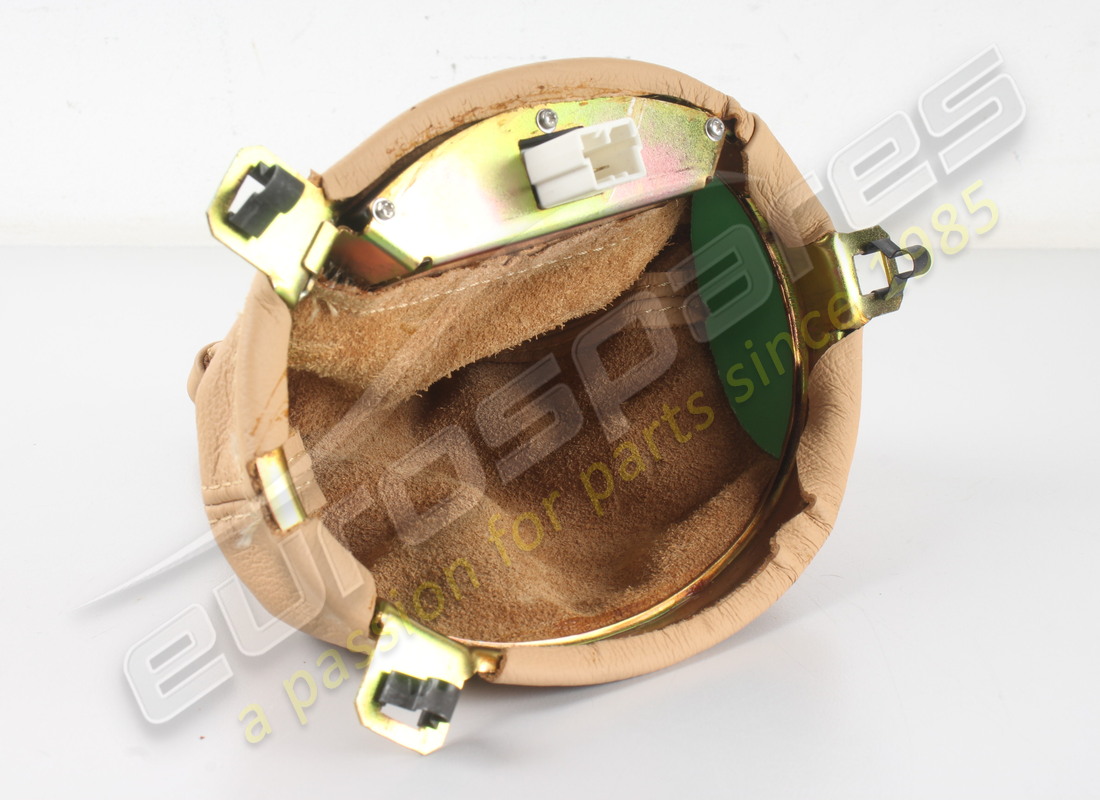 NEW (OTHER) MASERATI AUTOMATIC GEAR LEVER LEATHER SURROUND - LHD - BEIGE. PART NUMBER 981001301 (5) new (other) maserati automatic gear lever leather surround - lhd - beige. part number 981001301 (5)