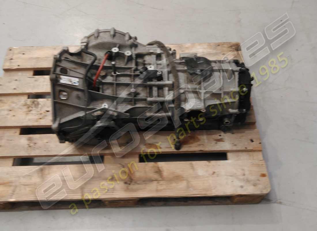 used lamborghini gearbox. part number 086300045j (2)