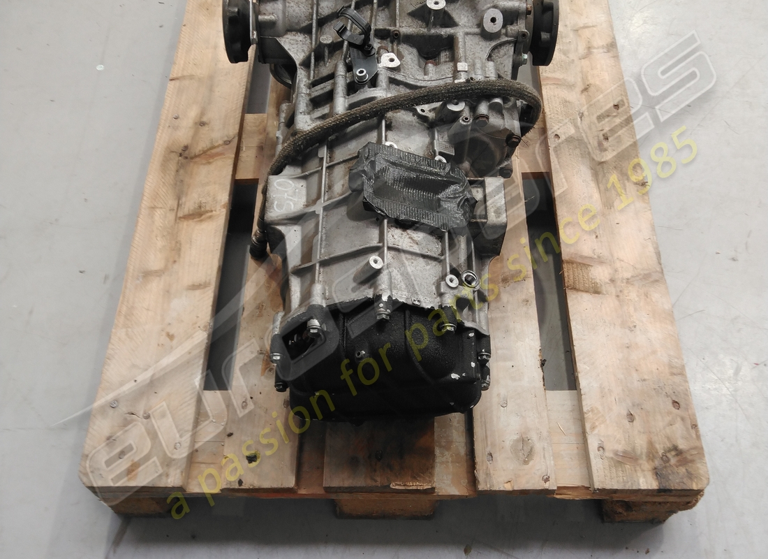 used lamborghini gearbox. part number 086300045j (3)