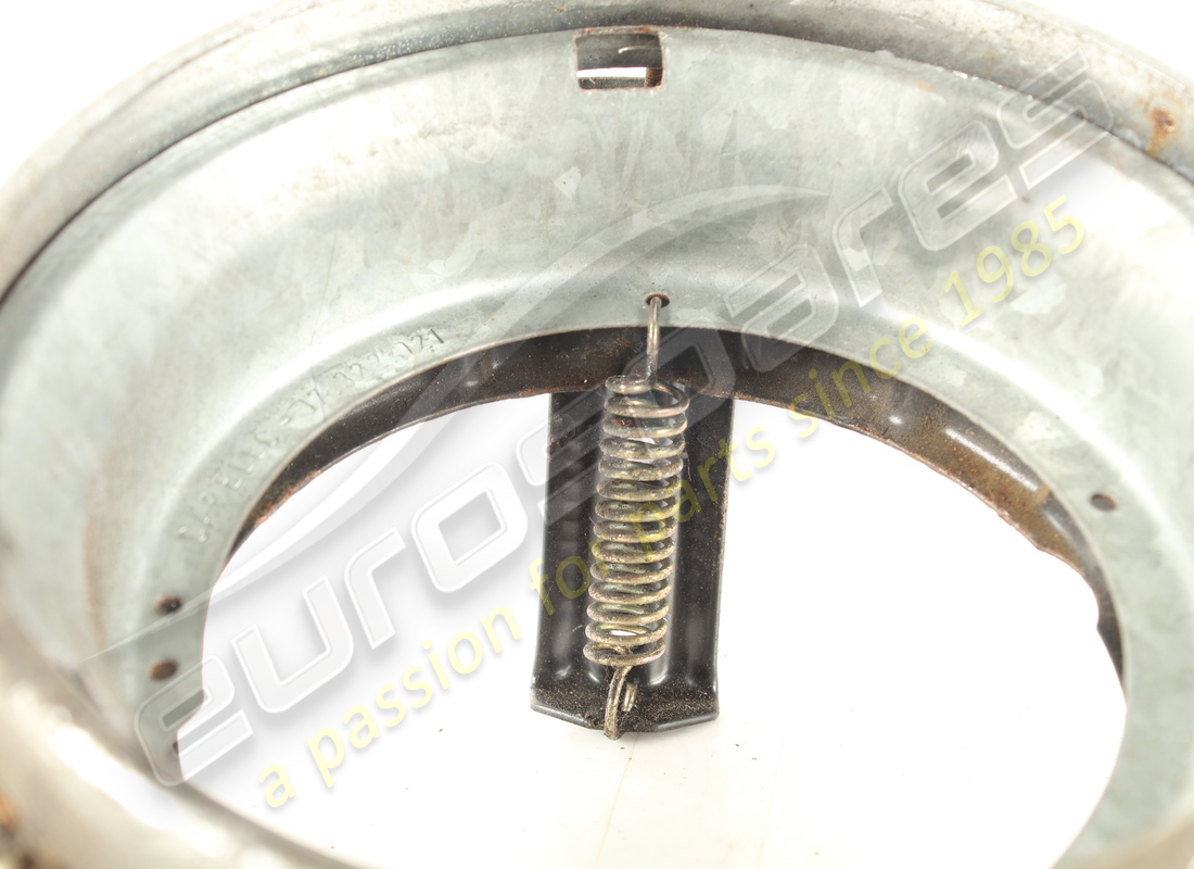 USED FERRARI RH MAIN BEAM LAMP HOUSING. PART NUMBER 40197907 (3) used ferrari rh main beam lamp housing. part number 40197907 (3)