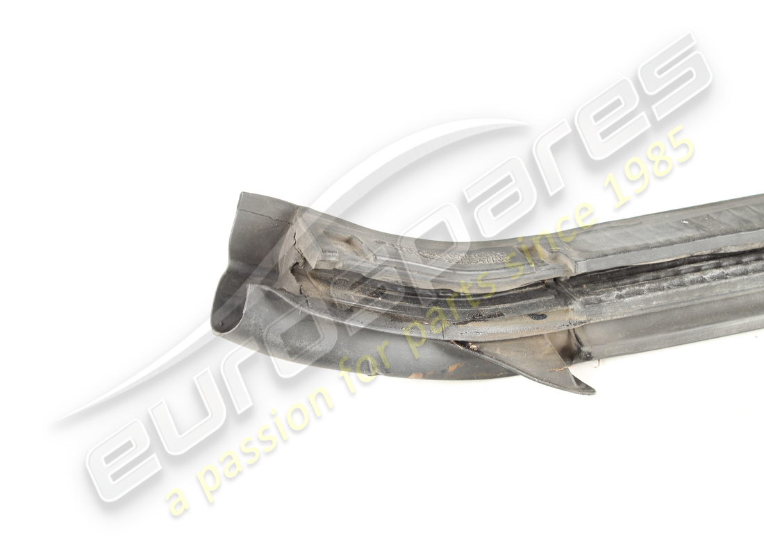 used ferrari rh door perimeter seal. part number 84087600 (3)