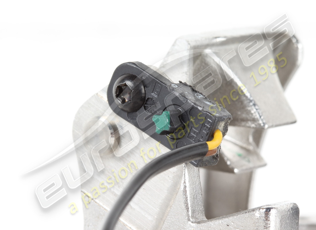 USED FERRARI KIT LH & RH FRONT LATCH. PART NUMBER 70001633 (5) used ferrari kit lh & rh front latch. part number 70001633 (5)