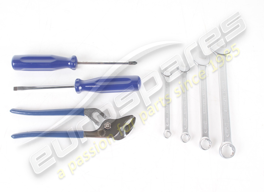 USED MASERATI TOOLS SET. PART NUMBER 389801003 (2) used maserati tools set. part number 389801003 (2)
