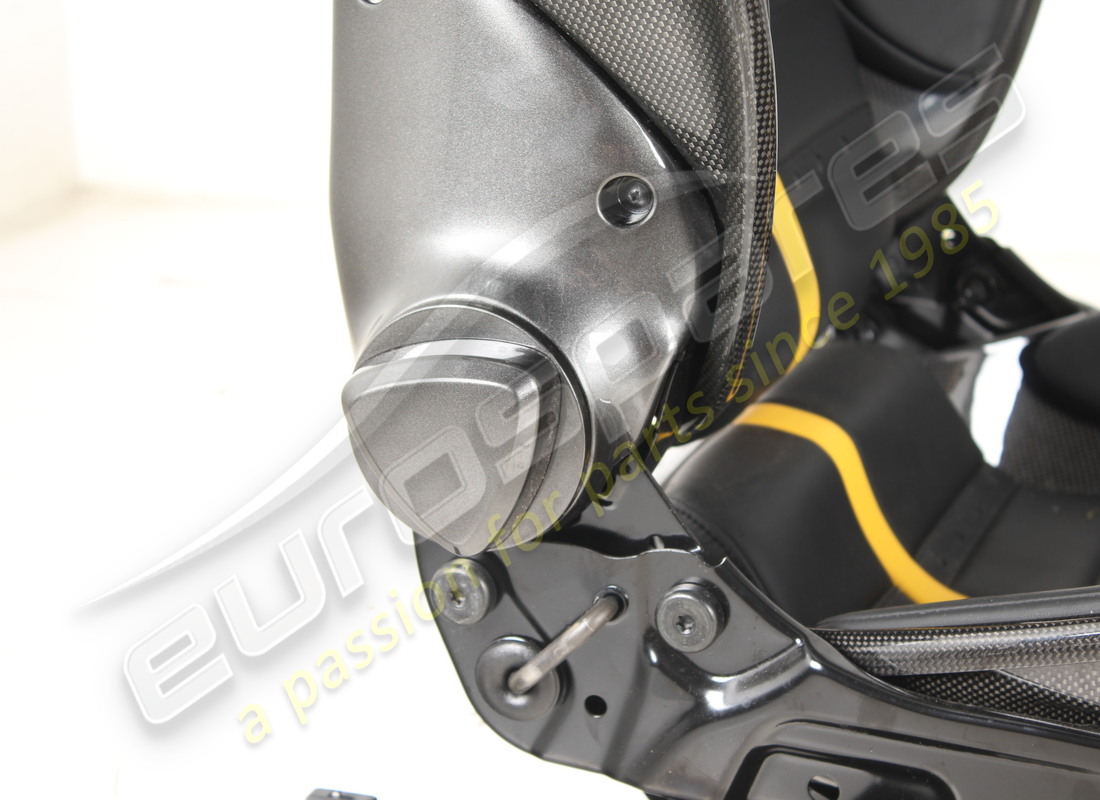 USED EUROSPARES 296 DAYTONA CARBON SEATS (SIZE LARGE). PART NUMBER EAP1490392 (7) used eurospares 296 daytona carbon seats (size large). part number eap1490392 (7)