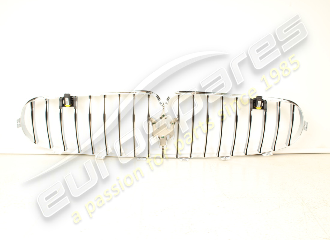 new maserati complete front grill. part number 85110800 (2)