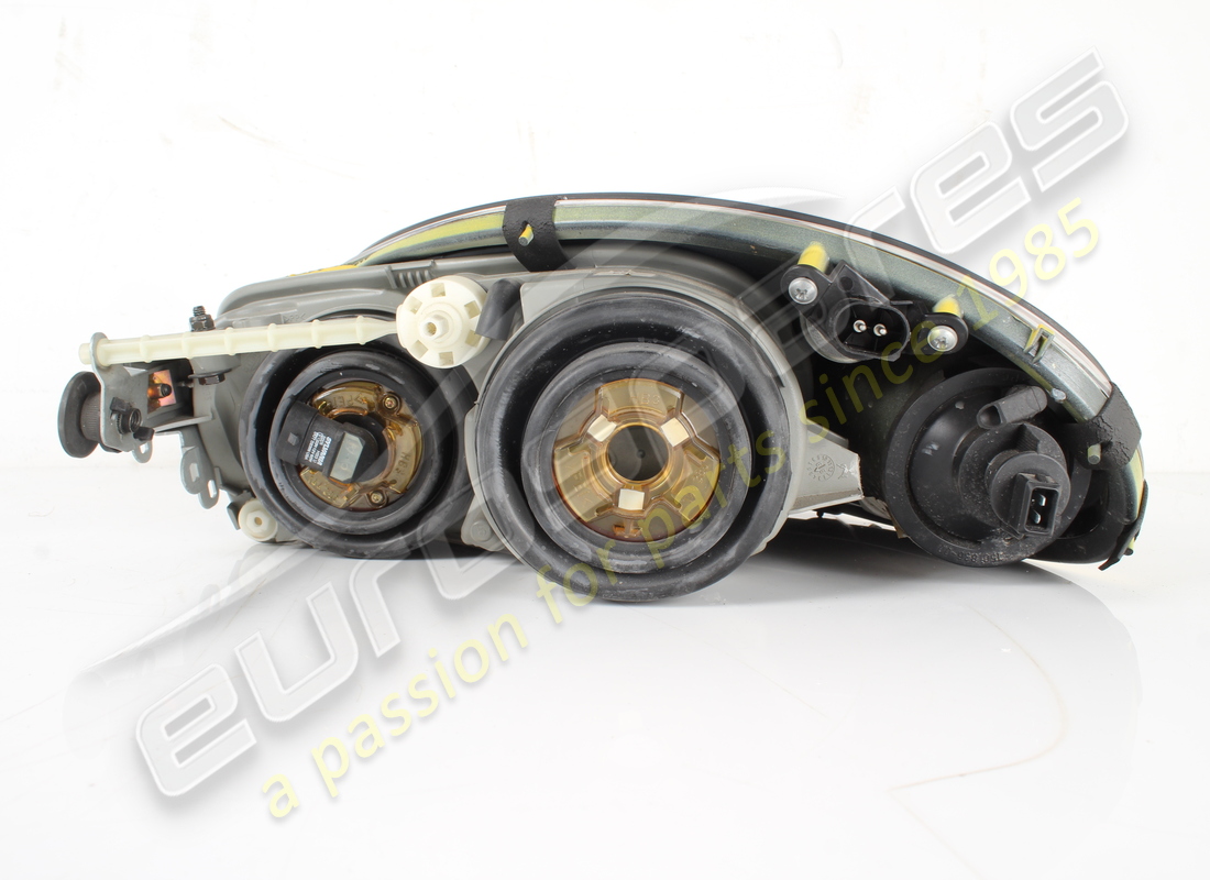 USED FERRARI RH LAMP ASSEMBLY RHD GIALLO MODENA. PART NUMBER 72001370 (5) used ferrari rh lamp assembly rhd giallo modena. part number 72001370 (5)