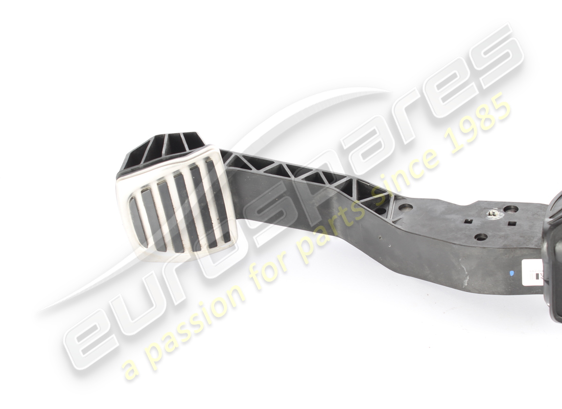 USED MASERATI RHD COMPLETE PEDAL. PART NUMBER 675001693 (2) used maserati rhd complete pedal. part number 675001693 (2)