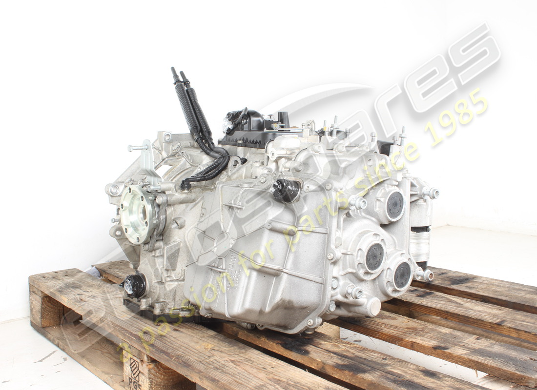 USED LAMBORGHINI 7-SPEED DUAL CLUTCH GEARBOX. PART NUMBER 0BZ300041B014 (2) used lamborghini 7-speed dual clutch gearbox. part number 0bz300041b014 (2)