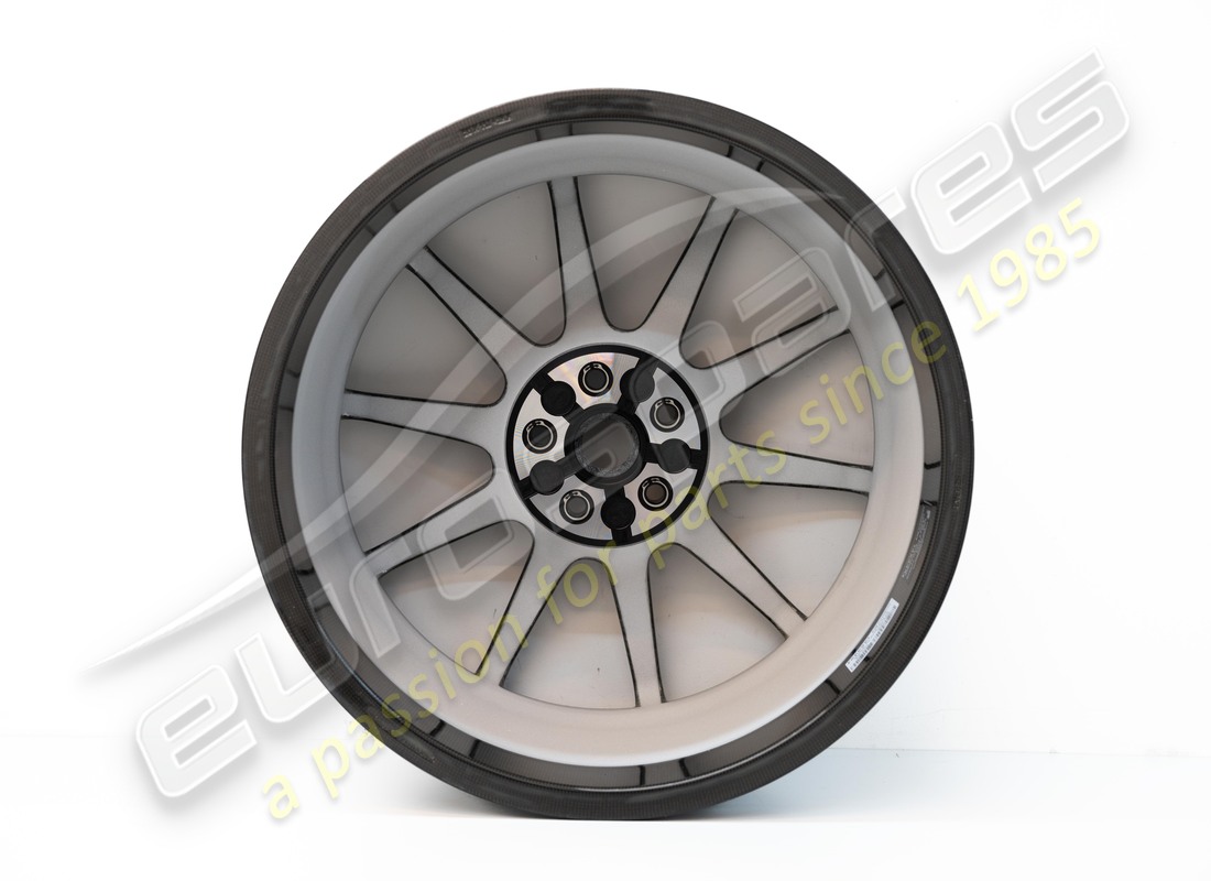 new ferrari carbon fiber wheels set + titanium bolts. part number 70005638 (5)