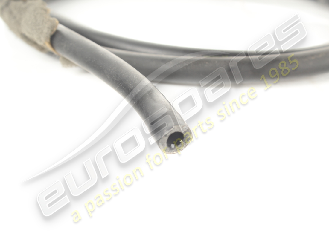 USED FERRARI PIPE FROM VALVE TO RH NOZZLE. PART NUMBER 82199700 (2) used ferrari pipe from valve to rh nozzle. part number 82199700 (2)