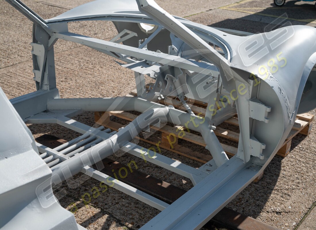 USED FERRARI GTS CHASSIS & BODY. PART NUMBER 20277100 (5) used ferrari gts chassis & body. part number 20277100 (5)