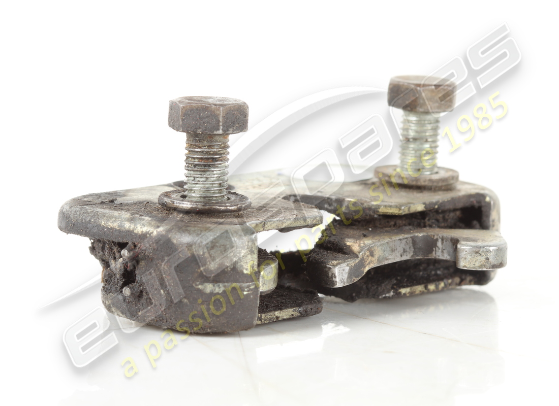 USED FERRARI BONNET LOCK. PART NUMBER 60277407 (3) used ferrari bonnet lock. part number 60277407 (3)