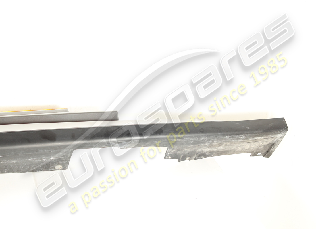 USED FERRARI RH SILL TRIM LATERAL TRIM. PART NUMBER 83314910 (3) used ferrari rh sill trim lateral trim. part number 83314910 (3)
