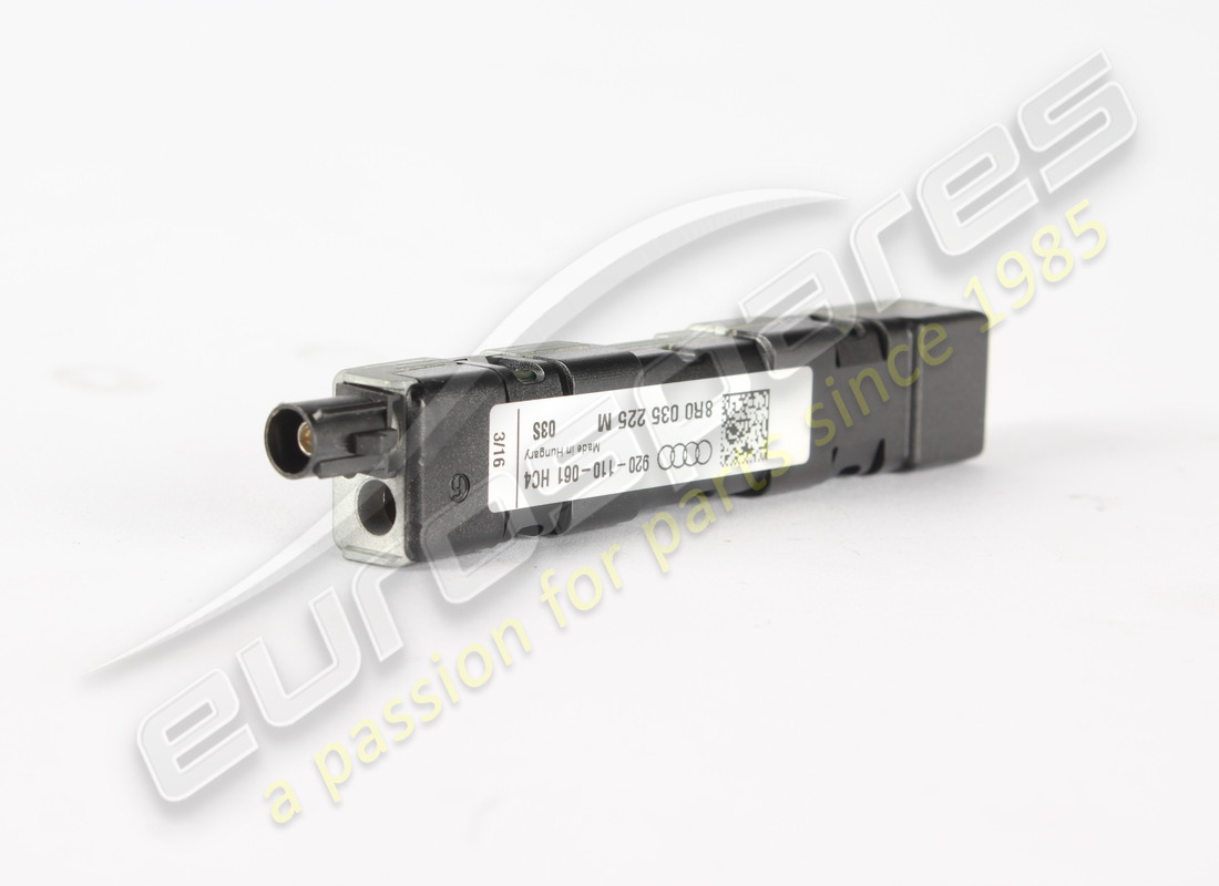 used lamborghini antenna amplifier. part number 8r0035225m (2)
