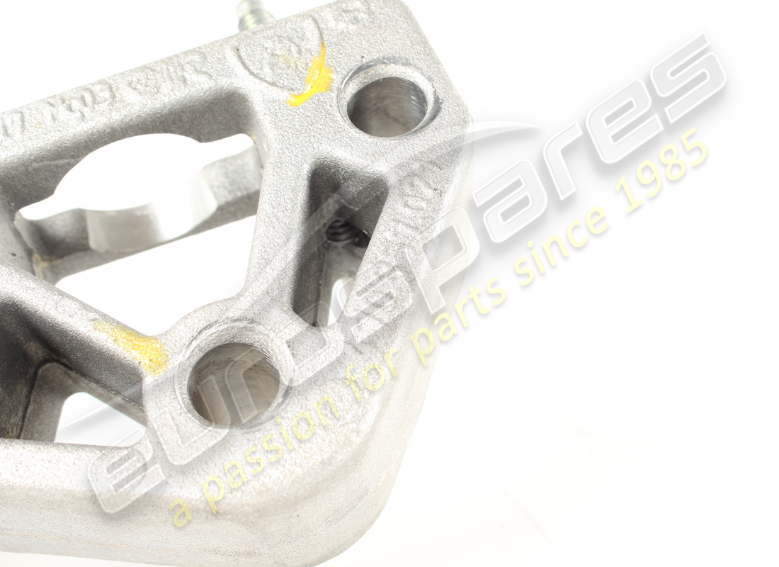 USED LAMBORGHINI RETAINING CLAMP. PART NUMBER 470857021 (4) used lamborghini retaining clamp. part number 470857021 (4)