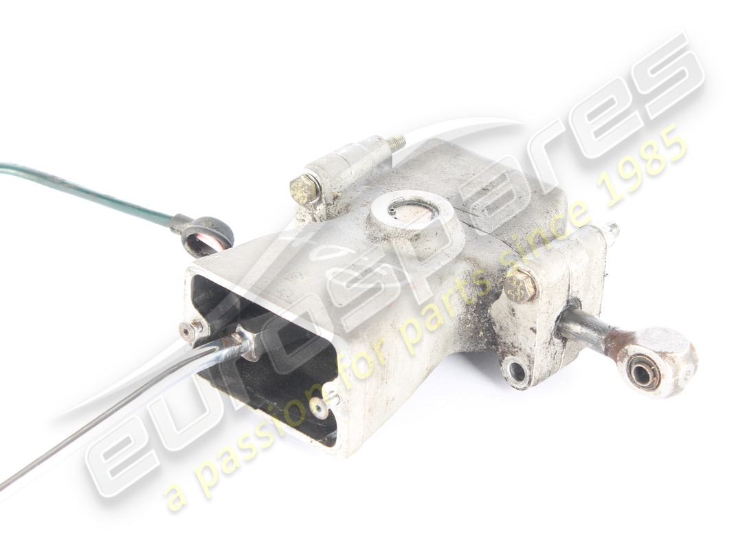 USED FERRARI GEARBOX CASING. PART NUMBER 105438 (2) used ferrari gearbox casing. part number 105438 (2)