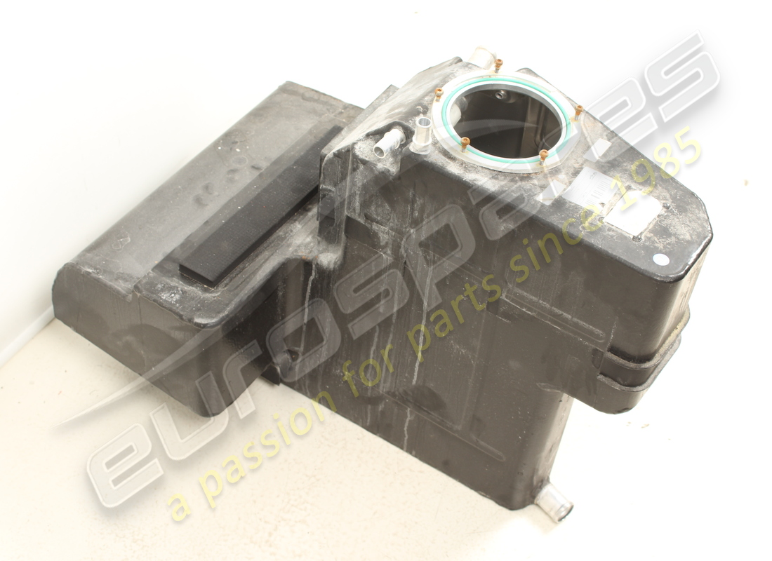used lamborghini rh fuel tank. part number 470201022h (2)