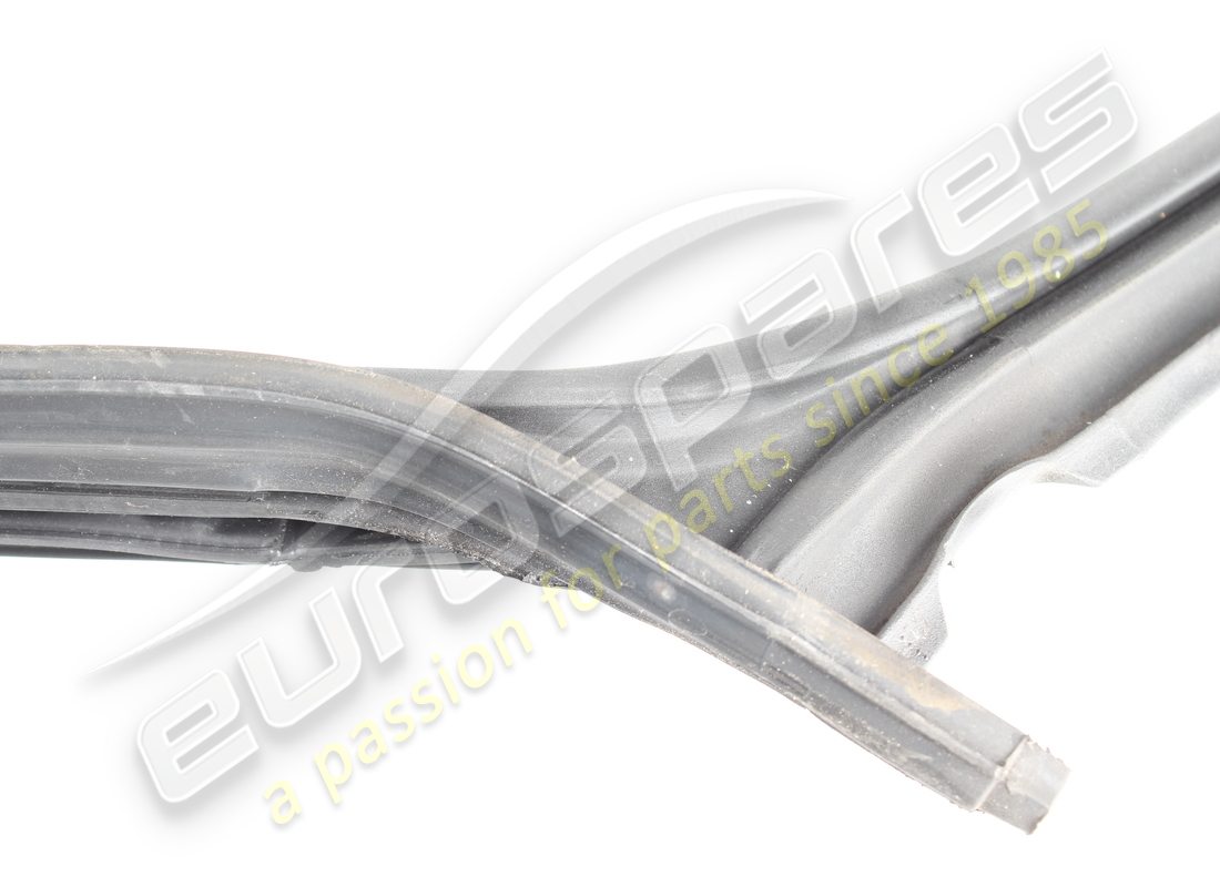 used maserati rear lh door gasket. part number 670030425 (2)