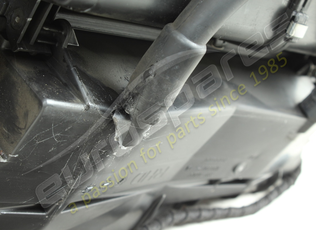 DAMAGED FERRARI COMPLETE AIR CONDITIONING UNIT. PART NUMBER 781682 (3) damaged ferrari complete air conditioning unit. part number 781682 (3)