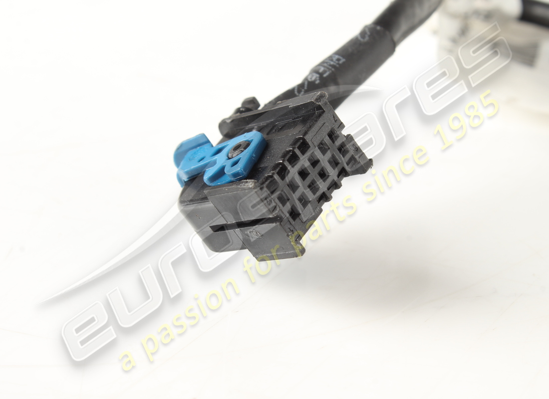 used ferrari usb-nit splitter-socket cabl. part number 320422 (2)