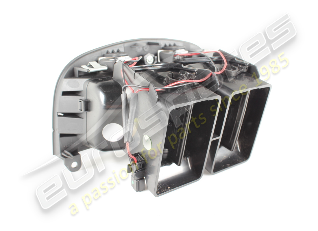 USED MASERATI AIR OPENING.. PART NUMBER 670011357 (3) used maserati air opening.. part number 670011357 (3)