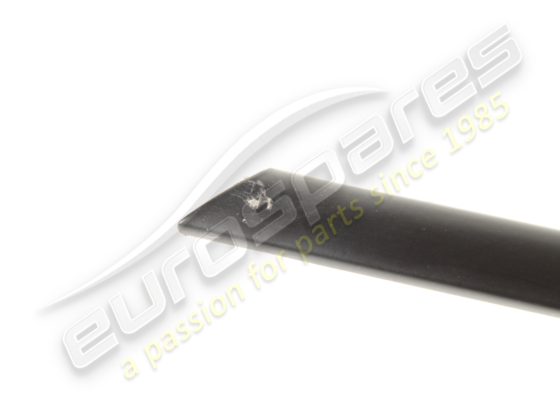 used ferrari lh upper moulding. part number 60665200 (2)