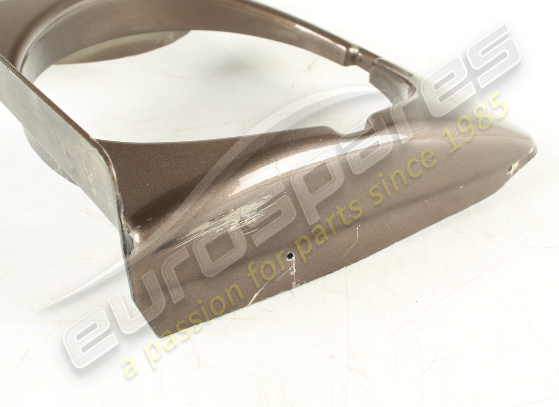 damaged ferrari rh head lamp surround. part number 2558203200 (5)