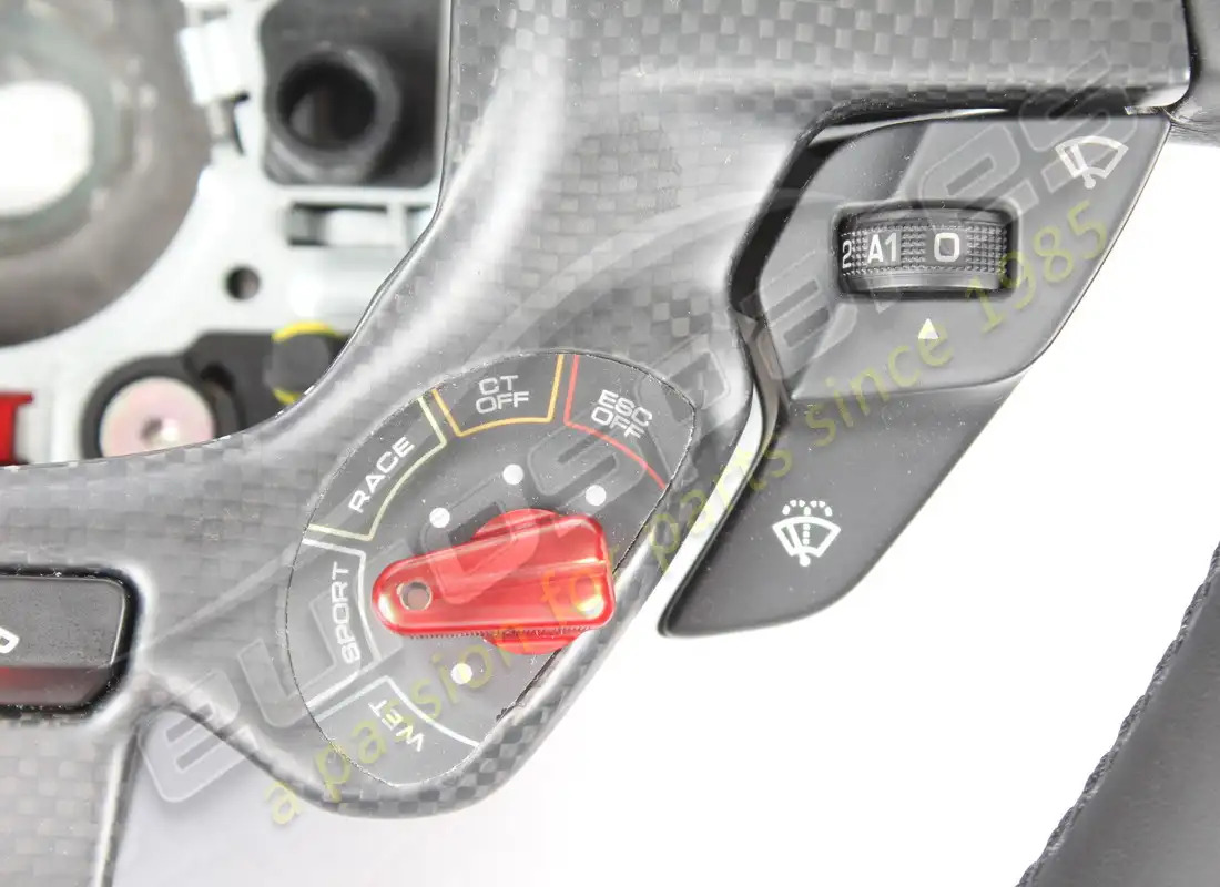NEW FERRARI COMPLETE STEERING WHEEL. PART NUMBER 337540 (5) new ferrari complete steering wheel. part number 337540 (5)