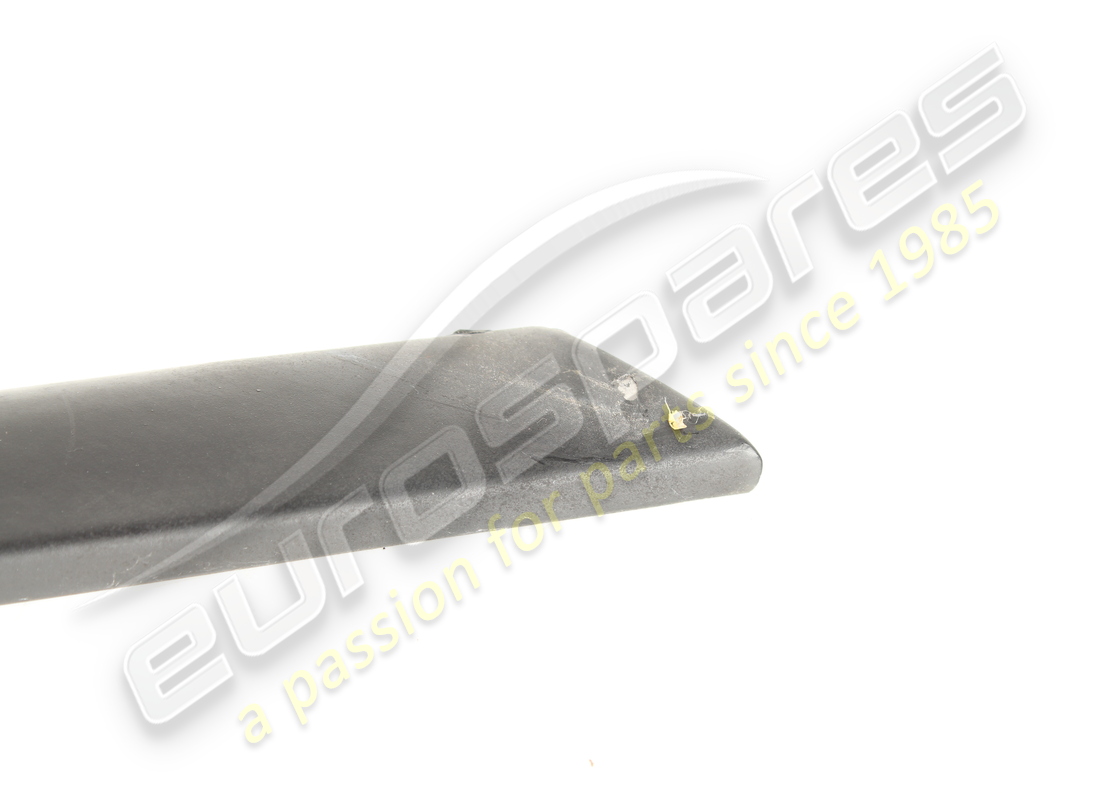 used ferrari rh upper moulding. part number 60665100 (2)