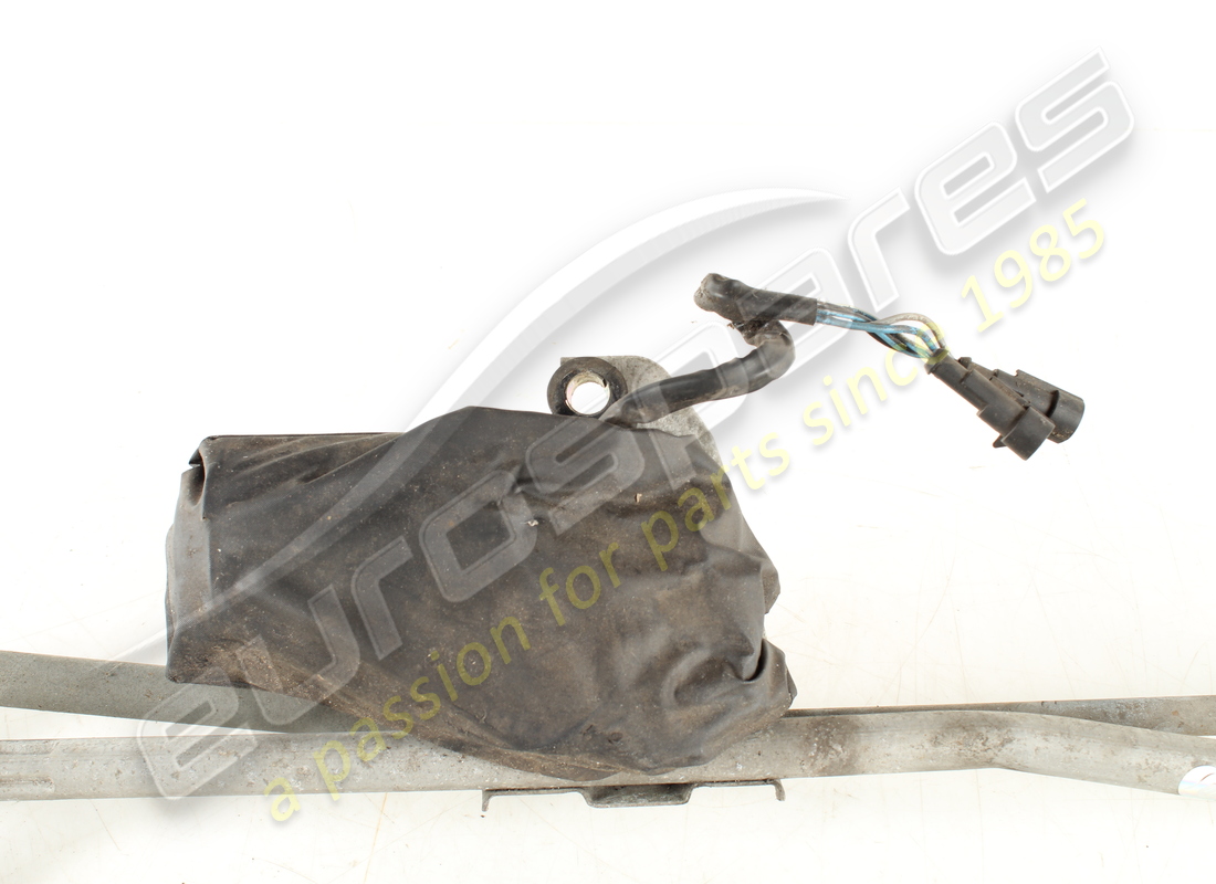 used maserati rhd windscreen wiper unit. part number 383310206 (3)