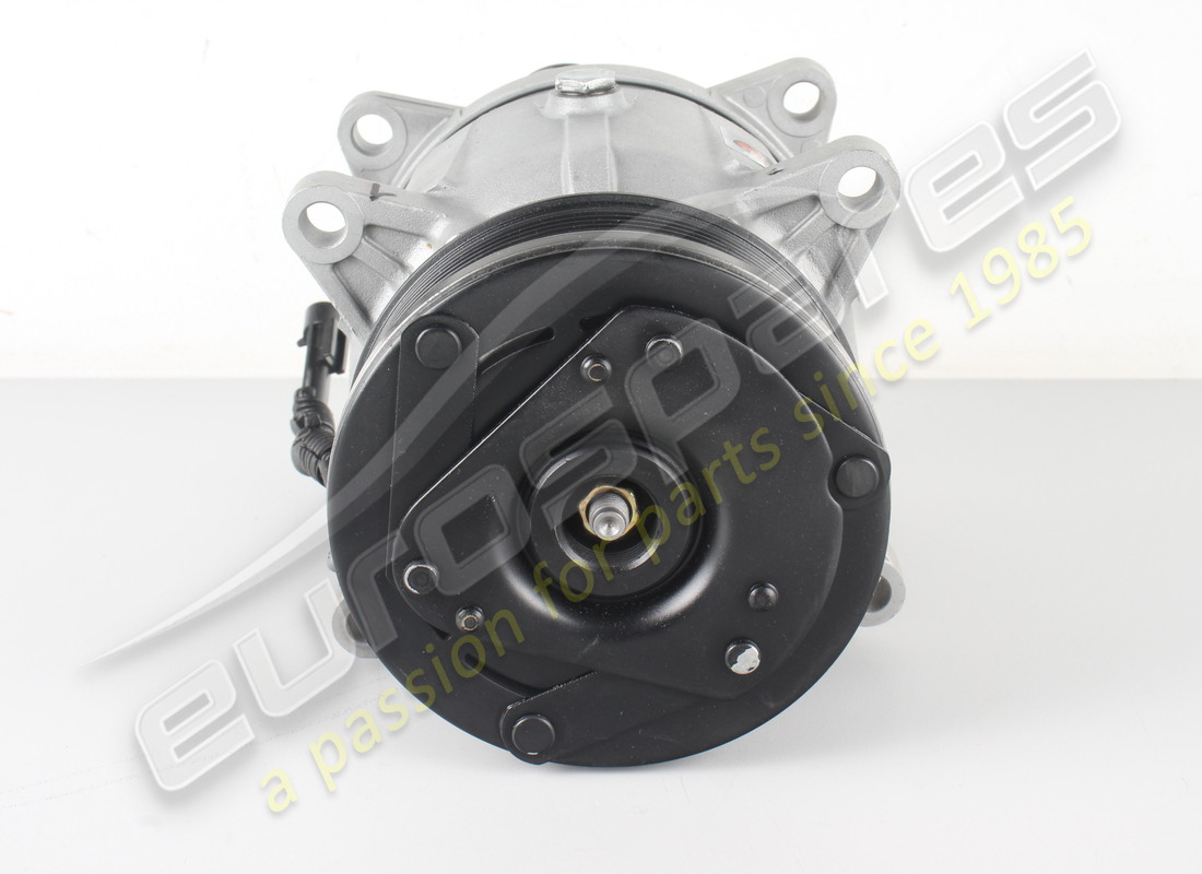 reconditioned ferrari air conditioning compressor. part number 204539 (3)