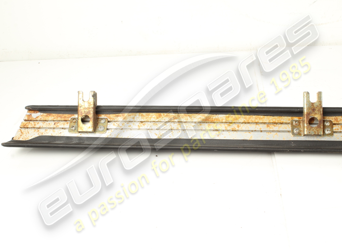 USED FERRARI TRIM IN BLACK VM8500. PART NUMBER 65122400 (2) used ferrari trim in black vm8500. part number 65122400 (2)