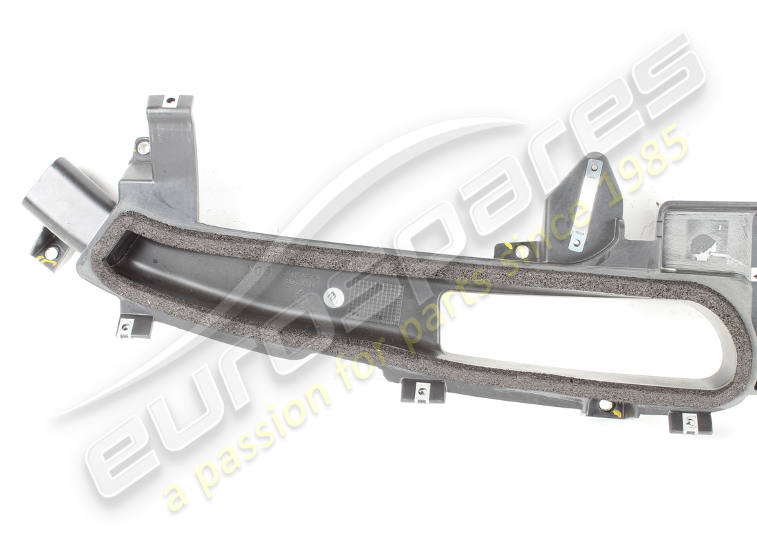 used ferrari complete defroster duct. part number 85907400 (3)