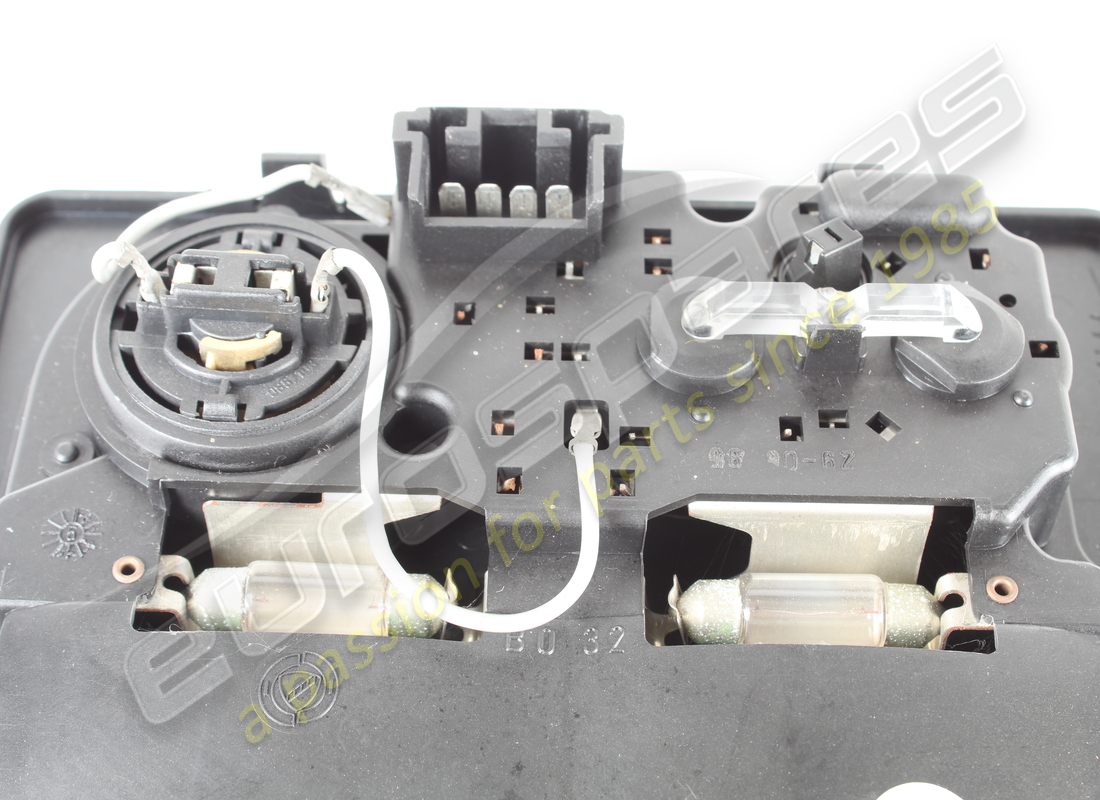 USED MASERATI LAMP. PART NUMBER 373100117 (6) used maserati lamp. part number 373100117 (6)