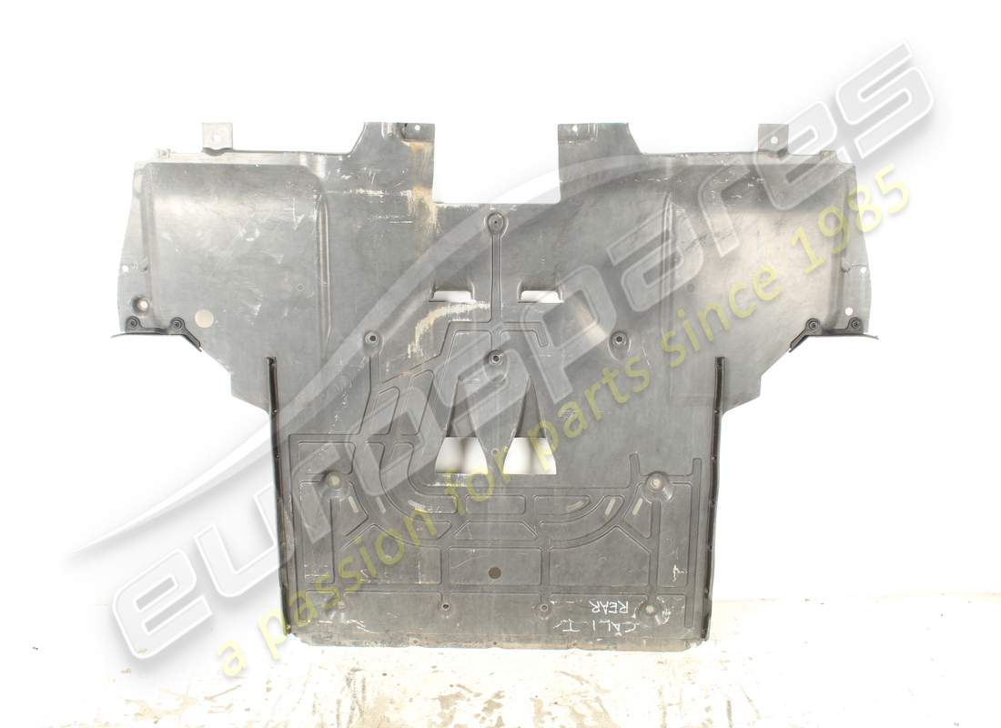 damaged ferrari rear flat undertray section. part number 86574100 (2)