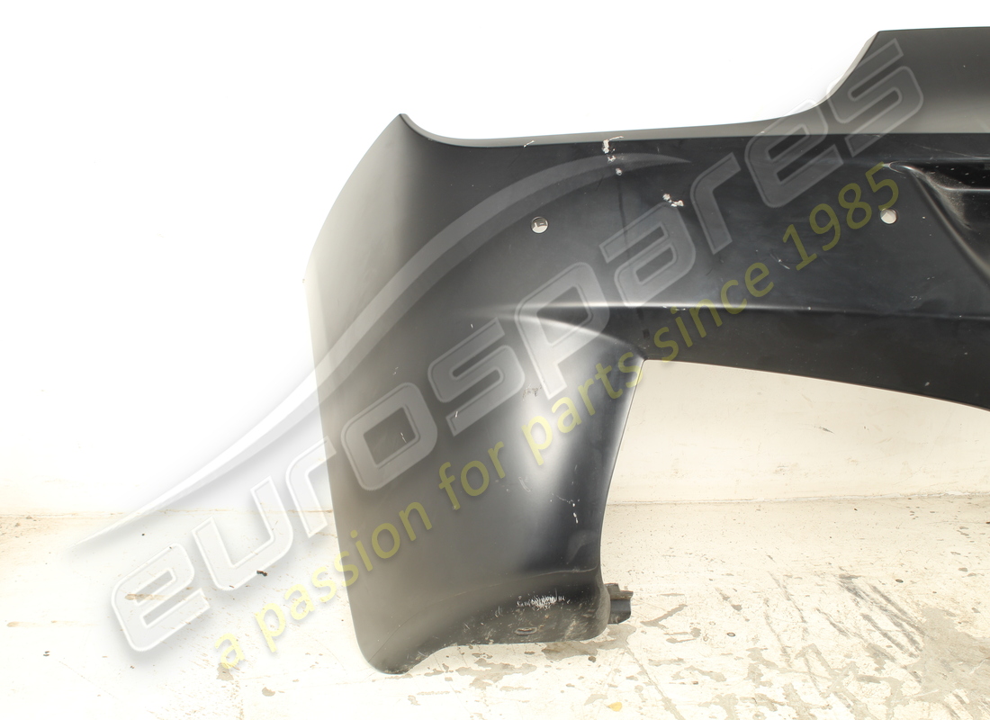 USED FERRARI COMPLETE REAR BUMPER (VALID FOR PARKING SENSORS). PART NUMBER 83104910 (2) used ferrari complete rear bumper (valid for parking sensors). part number 83104910 (2)