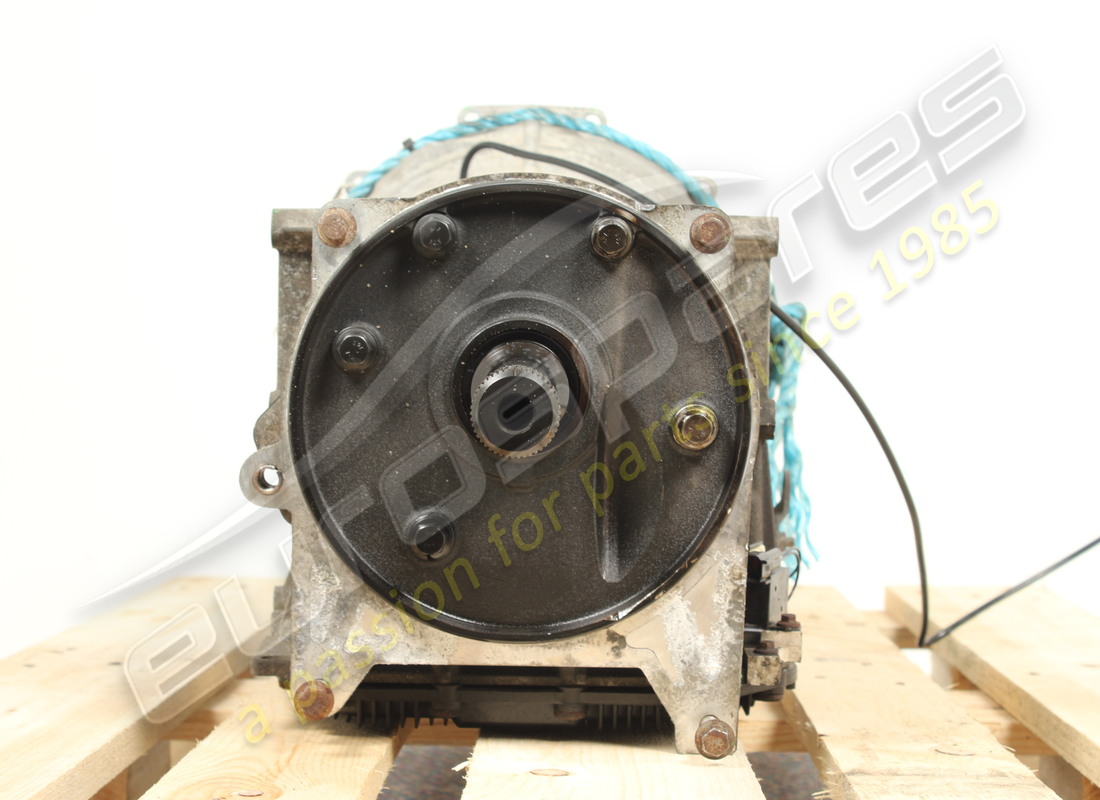USED ASTON MARTIN AUTO GEARBOX INCL. TORQUE CONVERTER. PART NUMBER 091725 (2) used aston martin auto gearbox incl. torque converter. part number 091725 (2)
