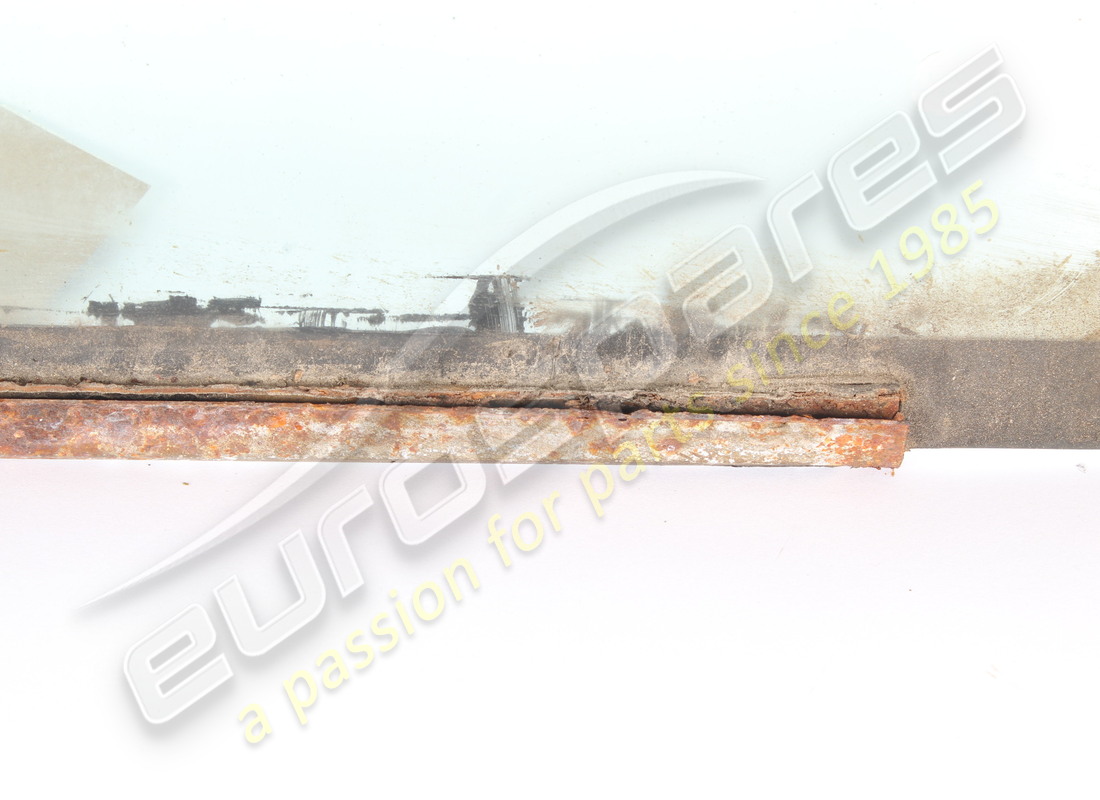 used ferrari lh door glass complete gtb. part number 62320200 (2)