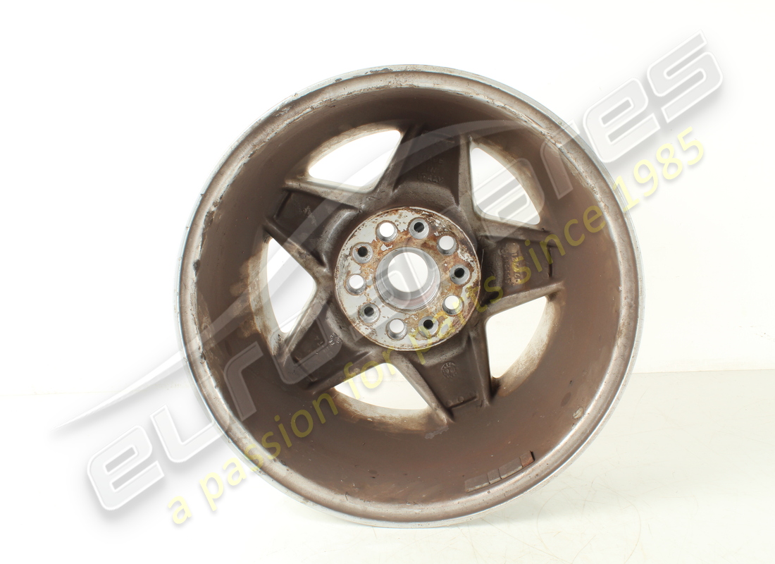 USED FERRARI ROAD WHEEL FRONT 3.2 MQV. PART NUMBER 127465 (4) used ferrari road wheel front 3.2 mqv. part number 127465 (4)