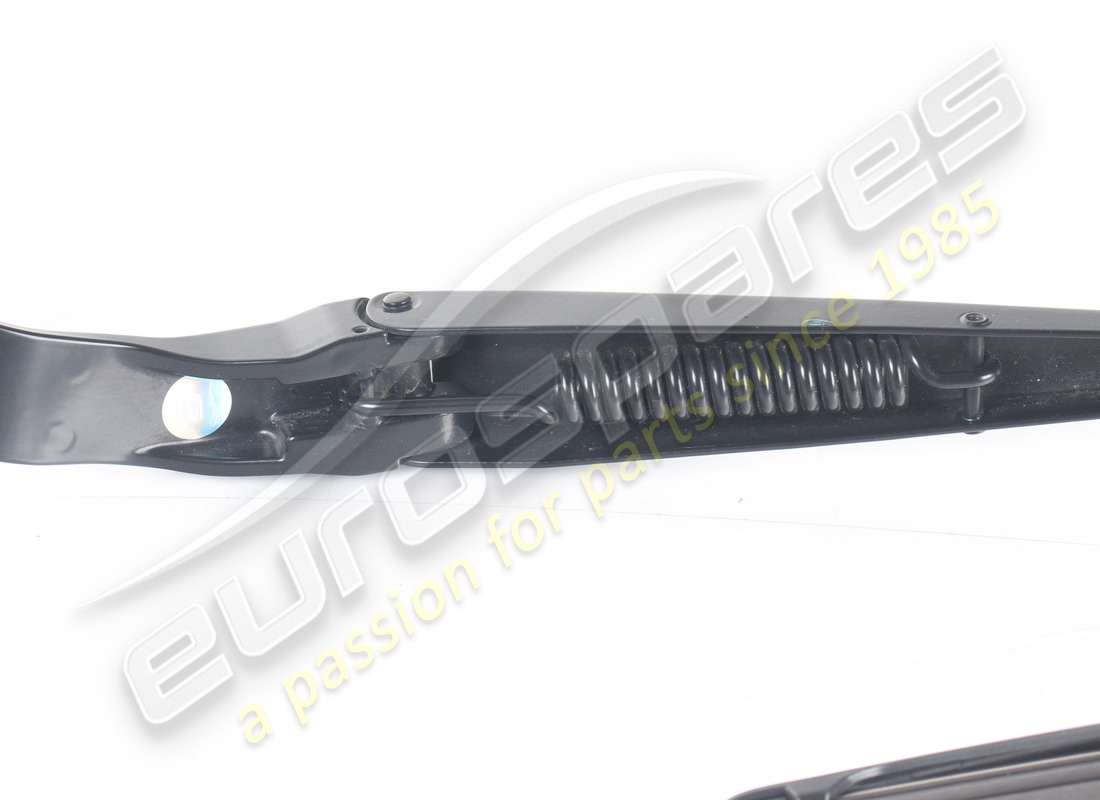 USED FERRARI DRIVER SIDE WINDSCREEN WIPER. PART NUMBER 83994400 (2) used ferrari driver side windscreen wiper. part number 83994400 (2)