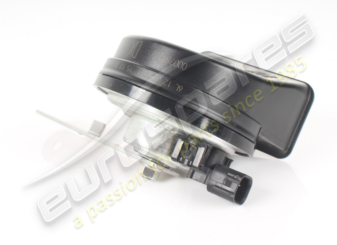 USED FERRARI HIGH TONE HORN. PART NUMBER 789532 (3) used ferrari high tone horn. part number 789532 (3)