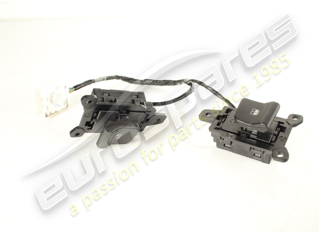 USED FERRARI COMPLETE COMANDI RHT LUNOTTO. PART NUMBER 879018 (1) used ferrari complete comandi rht lunotto. part number 879018 (1)