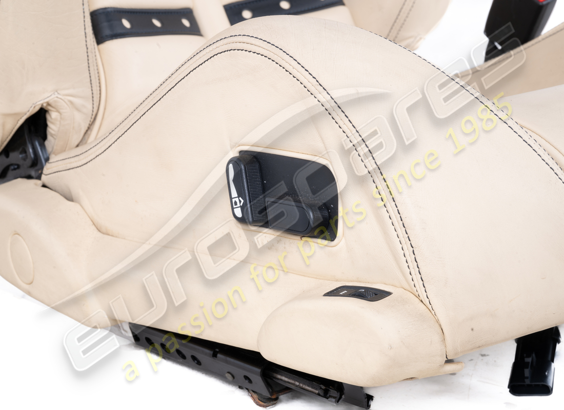 USED FERRARI RH ELECTRIC SEAT -P.CREMA. PART NUMBER 69082504 (4) used ferrari rh electric seat -p.crema. part number 69082504 (4)
