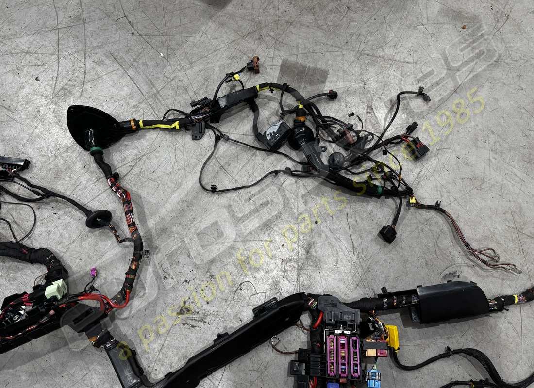 DAMAGED PORSCHE WIRE SET. PART NUMBER PAA992019 (4) damaged porsche wire set. part number paa992019 (4)