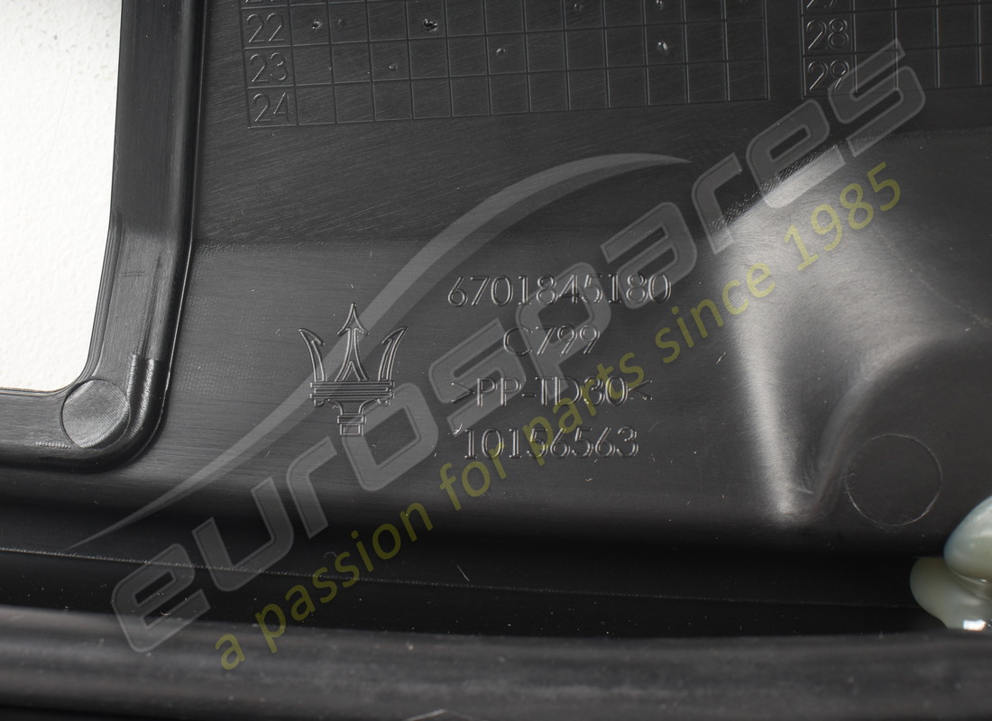 NEW (OTHER) MASERATI WINDSCREEN PLATE LHD PART NUMBER 670193783 (3) new (other) maserati windscreen plate lhd part number 670193783 (3)