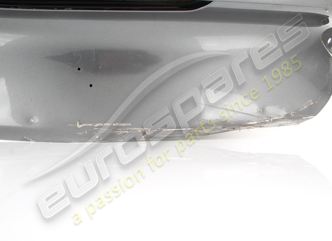 damaged ferrari rear lid. part number 985876497 (3)
