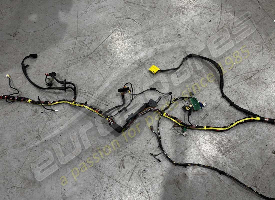 DAMAGED PORSCHE WIRE SET. PART NUMBER PAA992019 (8) damaged porsche wire set. part number paa992019 (8)