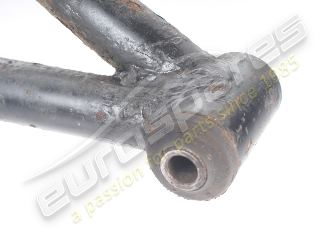 used maserati rear suspension rh arm. part number 377000102 (5)